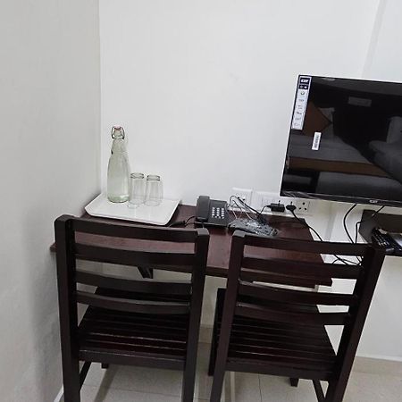 Blueway Residency Downtown Hotel Thiruvananthapuram Bagian luar foto