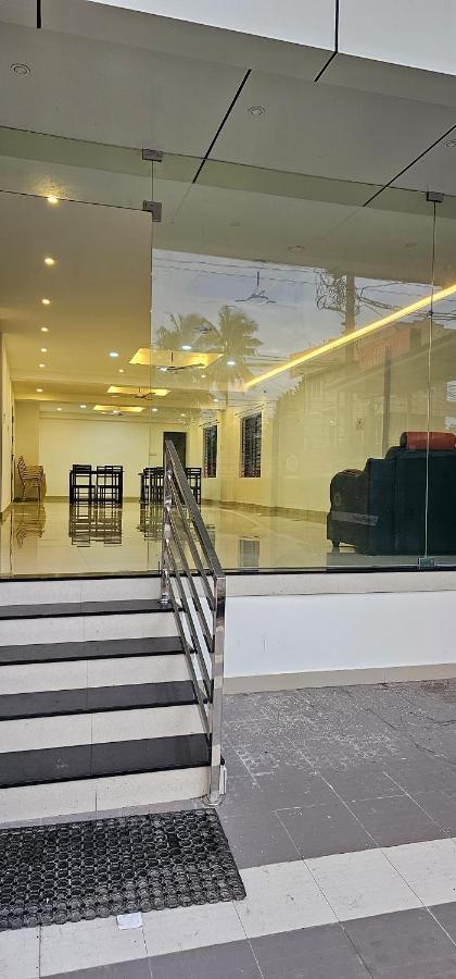 Blueway Residency Downtown Hotel Thiruvananthapuram Bagian luar foto