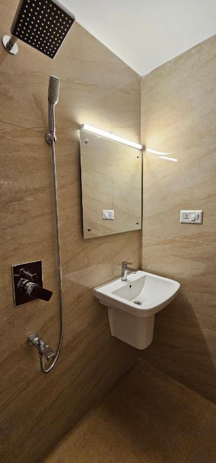 Blueway Residency Downtown Hotel Thiruvananthapuram Bagian luar foto