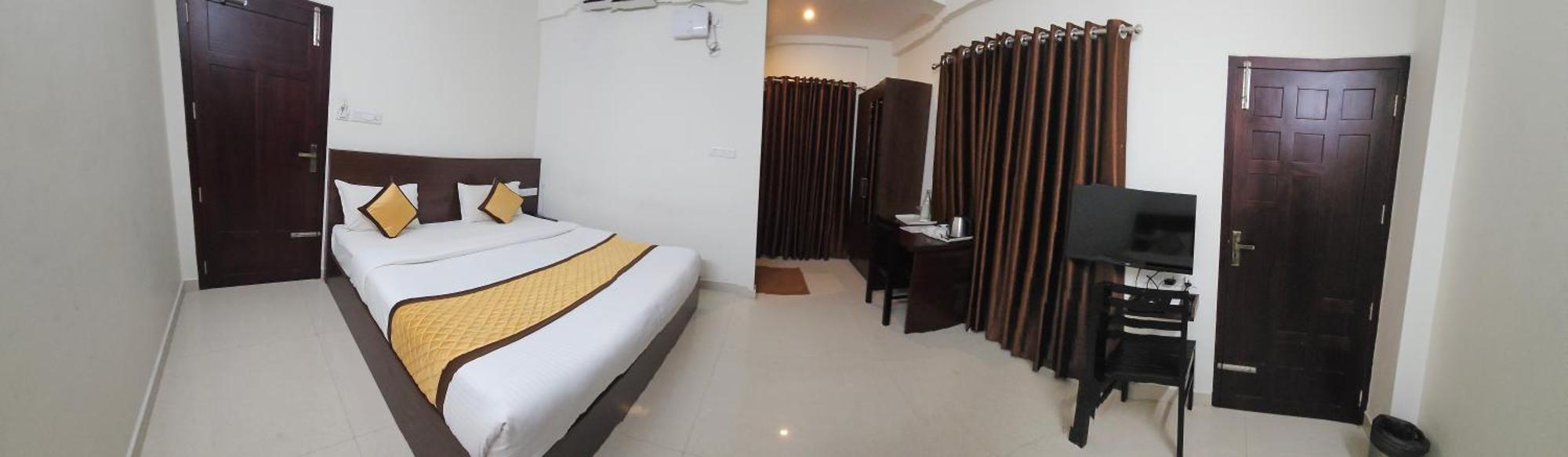 Blueway Residency Downtown Hotel Thiruvananthapuram Bagian luar foto