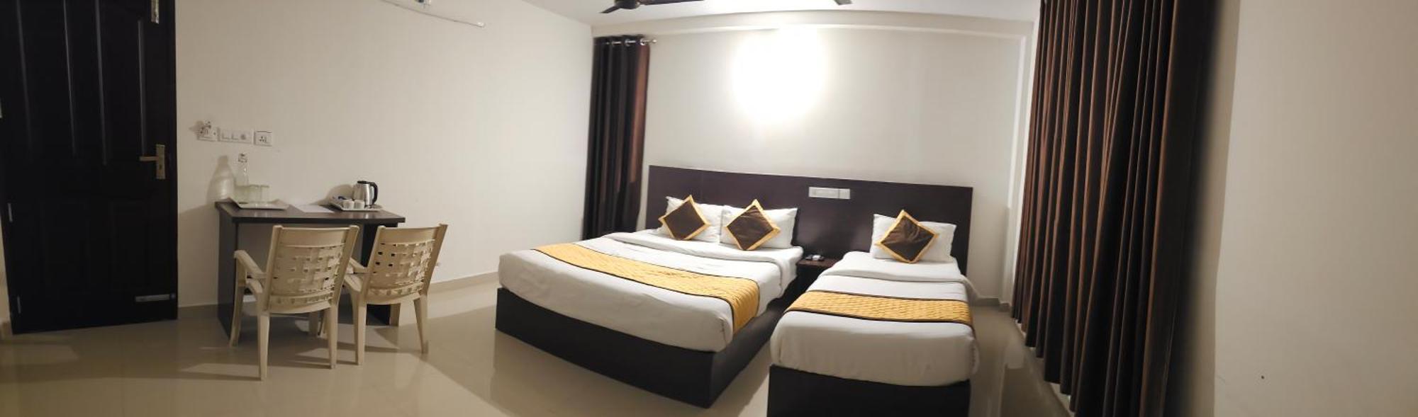 Blueway Residency Downtown Hotel Thiruvananthapuram Bagian luar foto