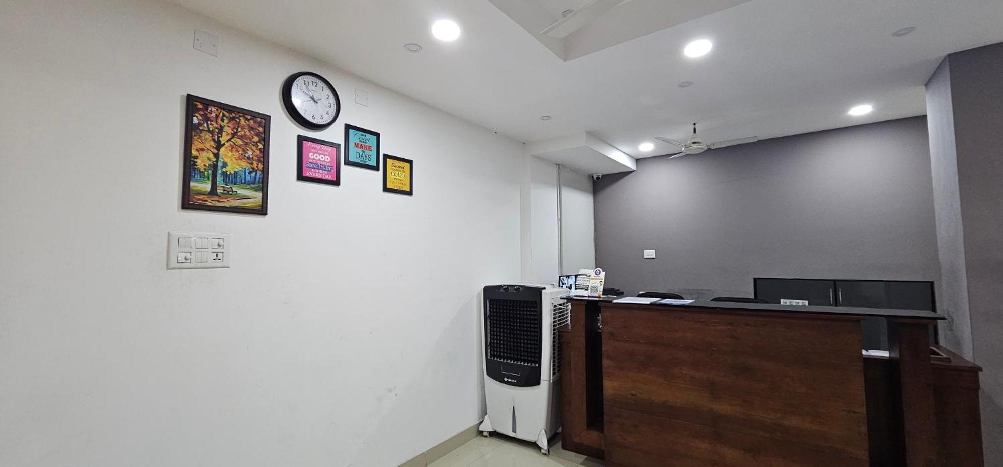 Blueway Residency Downtown Hotel Thiruvananthapuram Bagian luar foto